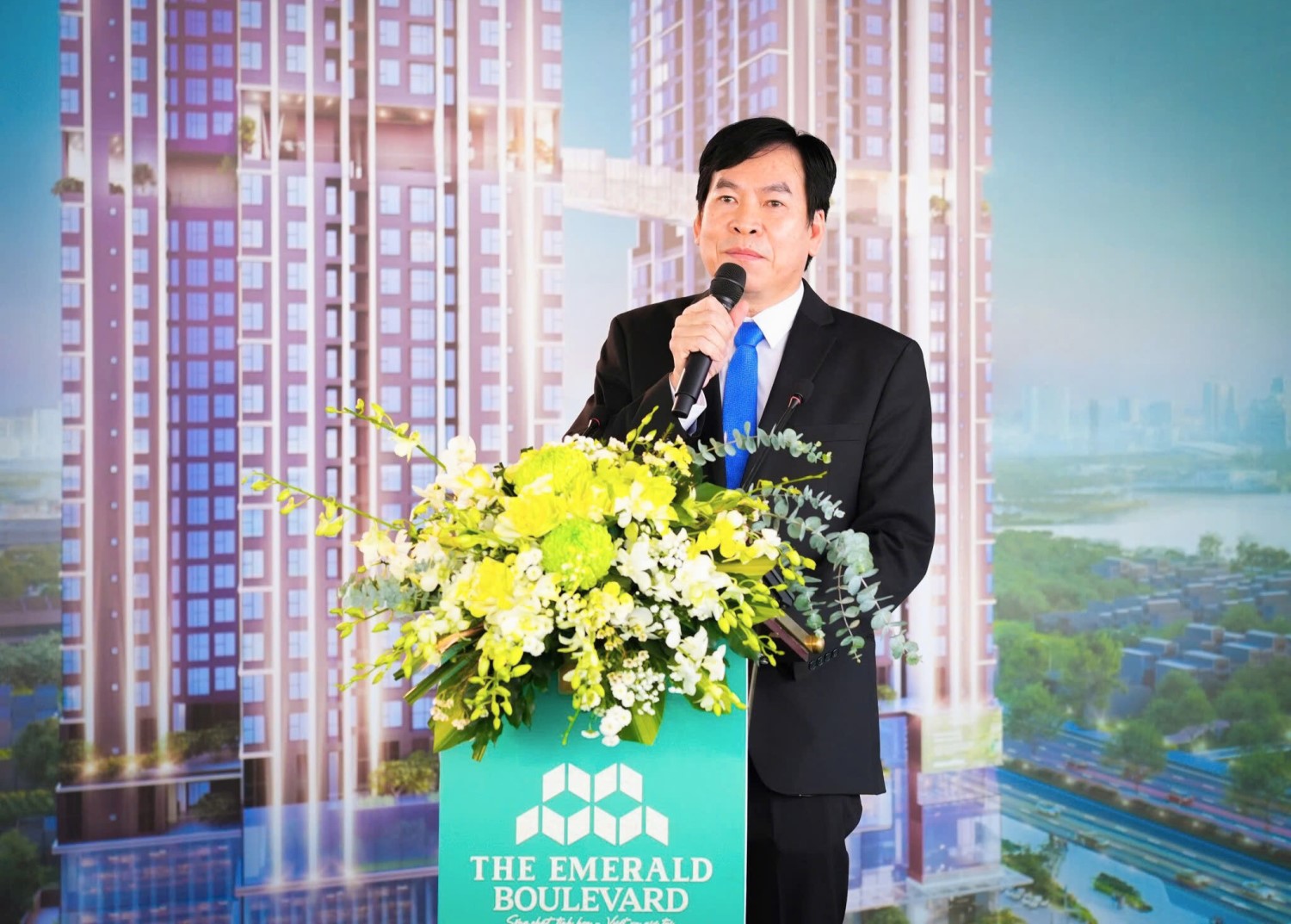 Ông Bùi Ngươn Phong, người đứng đầu Hội đồng Quản trị và cũng là người sáng lập Tập đoàn Lê Phong.